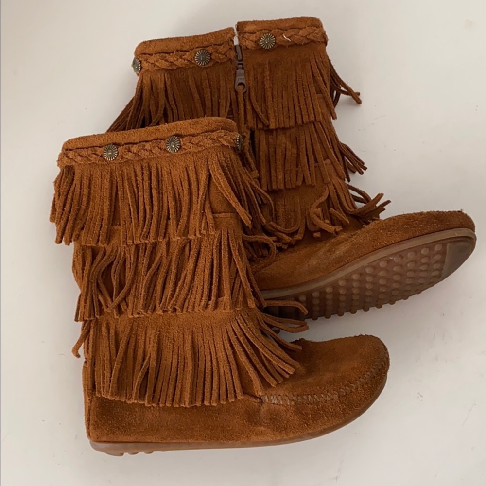 Minnetonka fringe boots